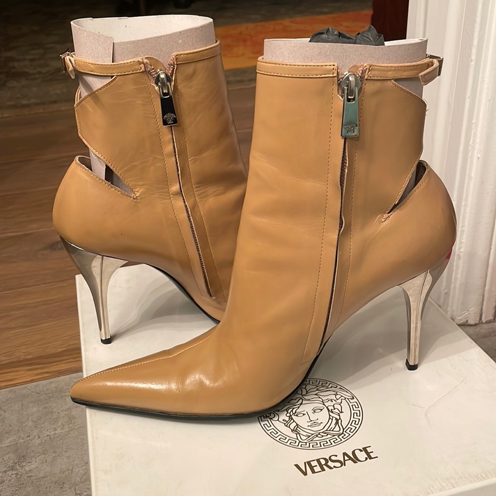 versace leather bootie with silver heel size 38.5